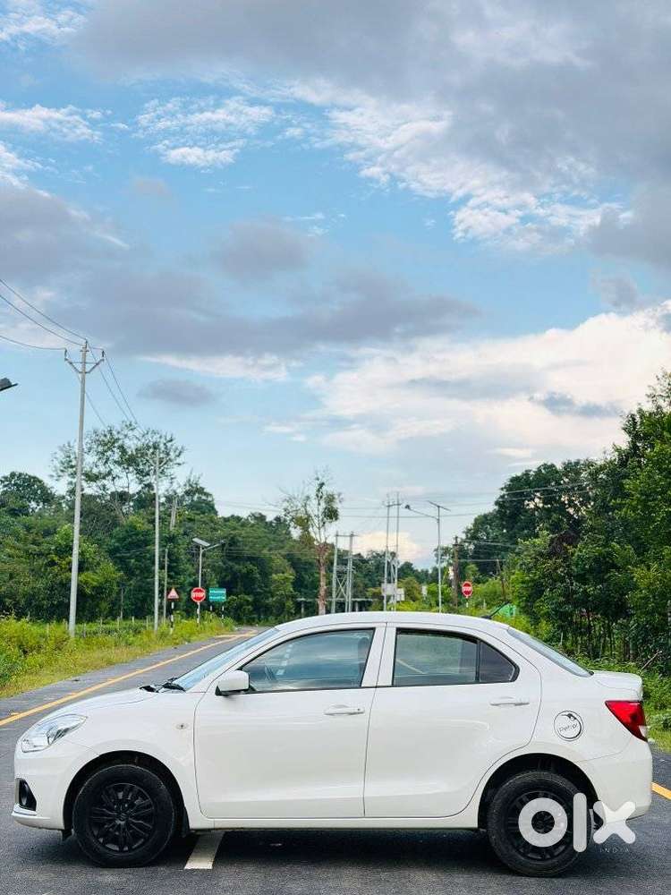 Maruti Suzuki Swift Dzire Lxi Option, 2020, Petrol