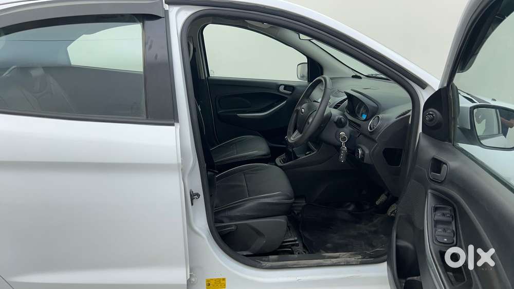 Ford Figo Petrol Titanium, 2016, Petrol