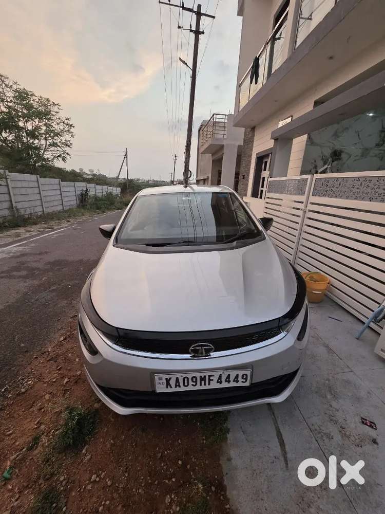 Urgent Sale Of Tata Altroz 2020 Petrol Well Maintained,