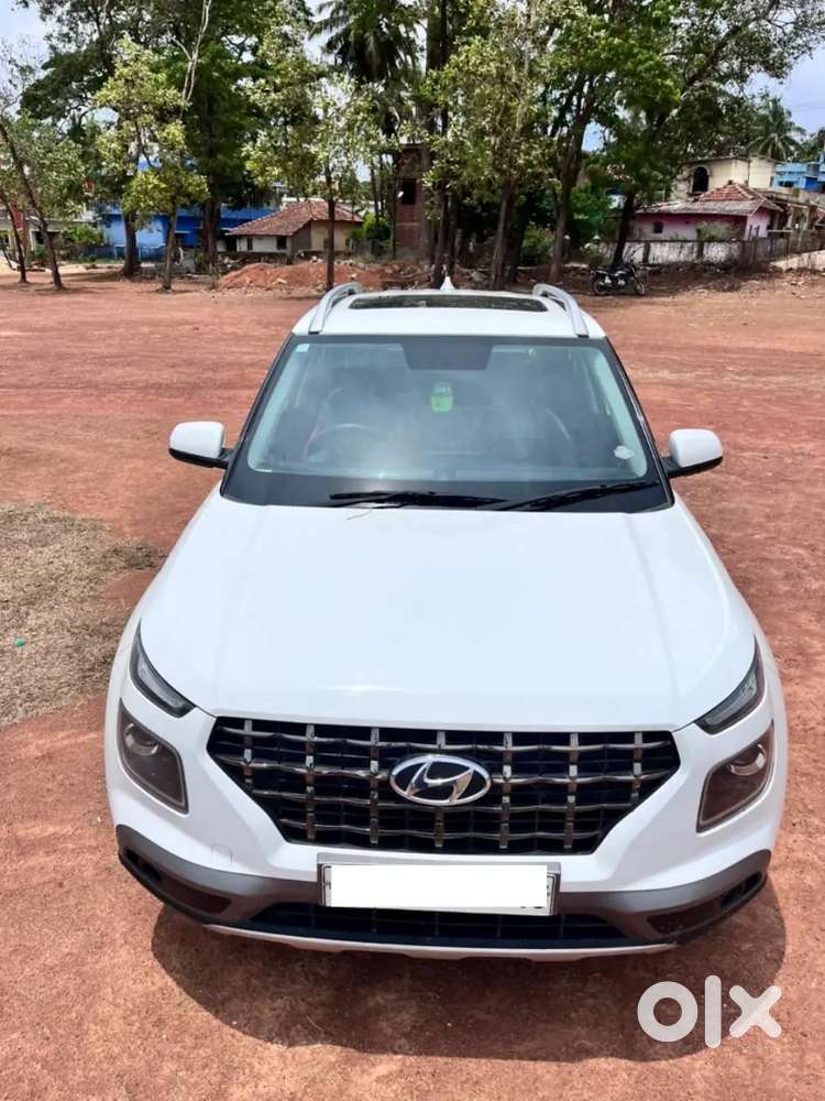Venue 1.5 Sx Mt With Sunroof