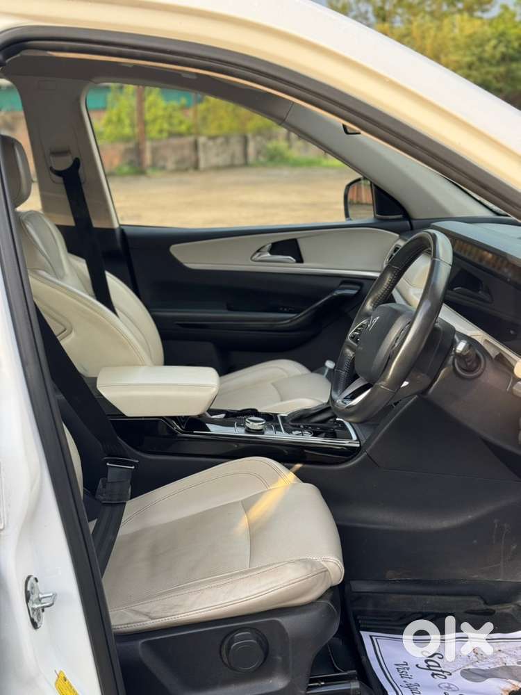 Mahindra Xuv700 2022 Petrol 57000 Km Driven