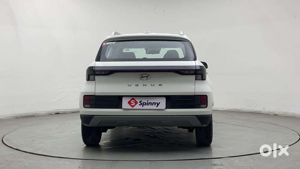 Hyundai Venue 1.2 S (o), 2022, Petrol