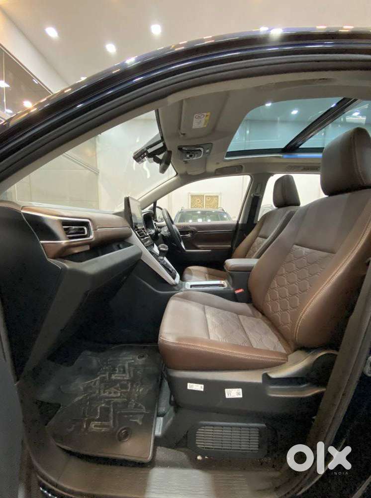 Toyota Innova Hycross 2.0 Zx Hybrid 7 Str, 2024, Petrol