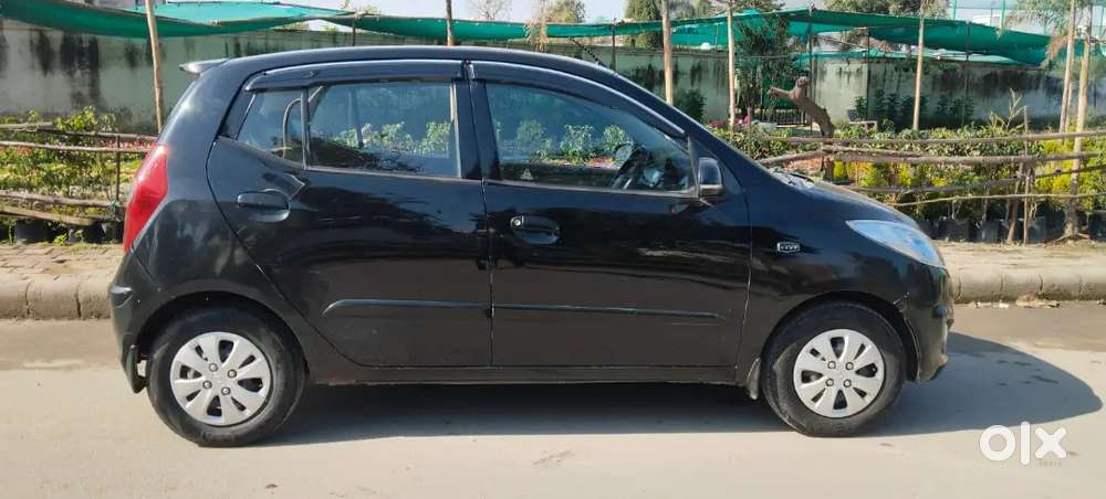 Hyundai I10 2013 Petrol  Automatic With Sunroof Black Colour