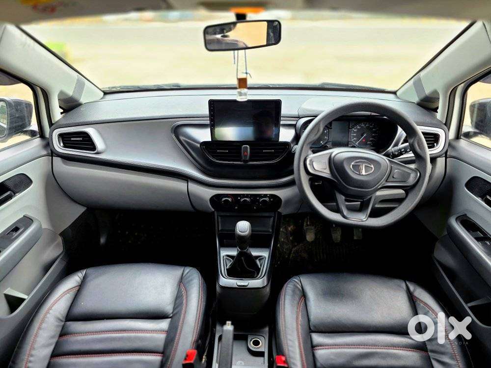 Tata Altroz 1.2 Xe, 2020, Petrol