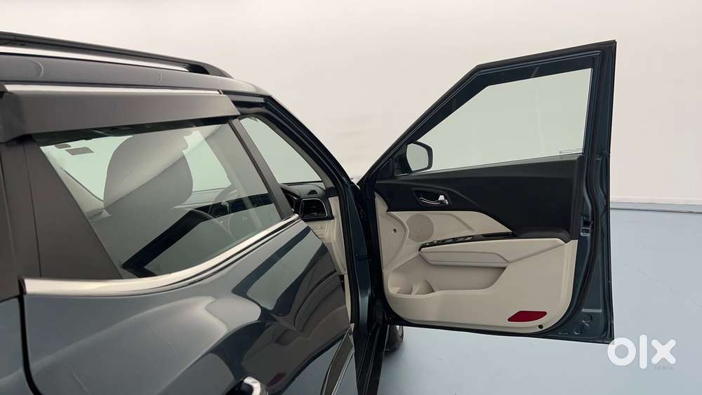 Mahindra Xuv300 W8 Diesel, 2023, Diesel