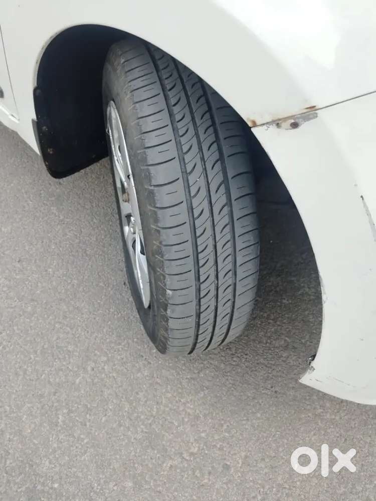 Hyundai Xcent 2016
