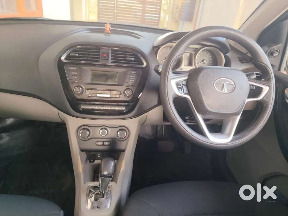 Tata Tiago 2017 Petrol Automatic 55200 Km Driven  Silver