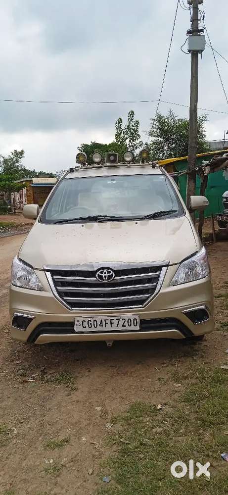 Toyota Innova 2012