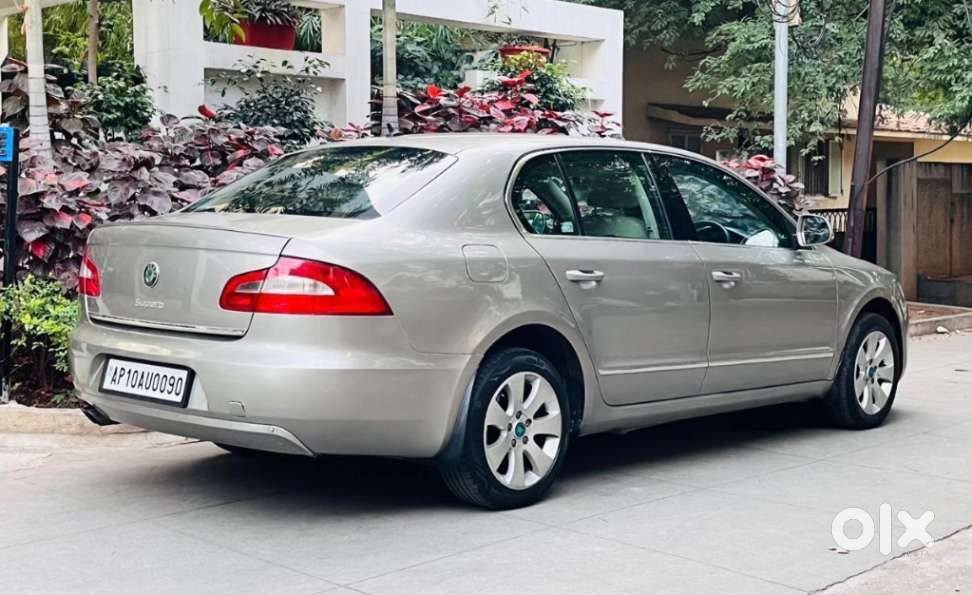 Skoda Superb, 2010, Petrol