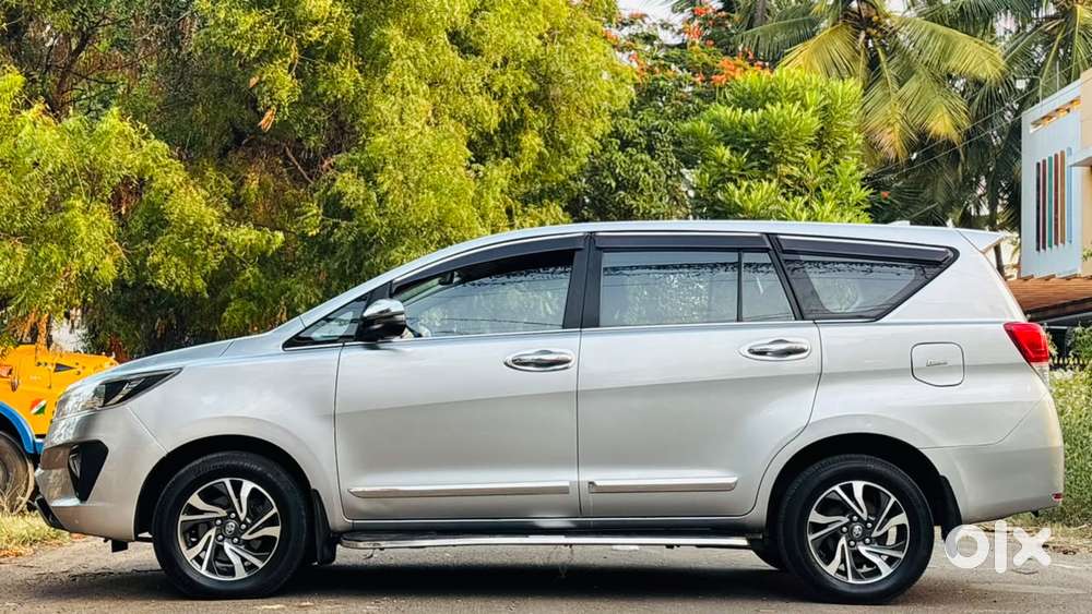Toyota Innova Crysta 2.4 Gx Limited Edition At 7 Str, 2022, Diesel