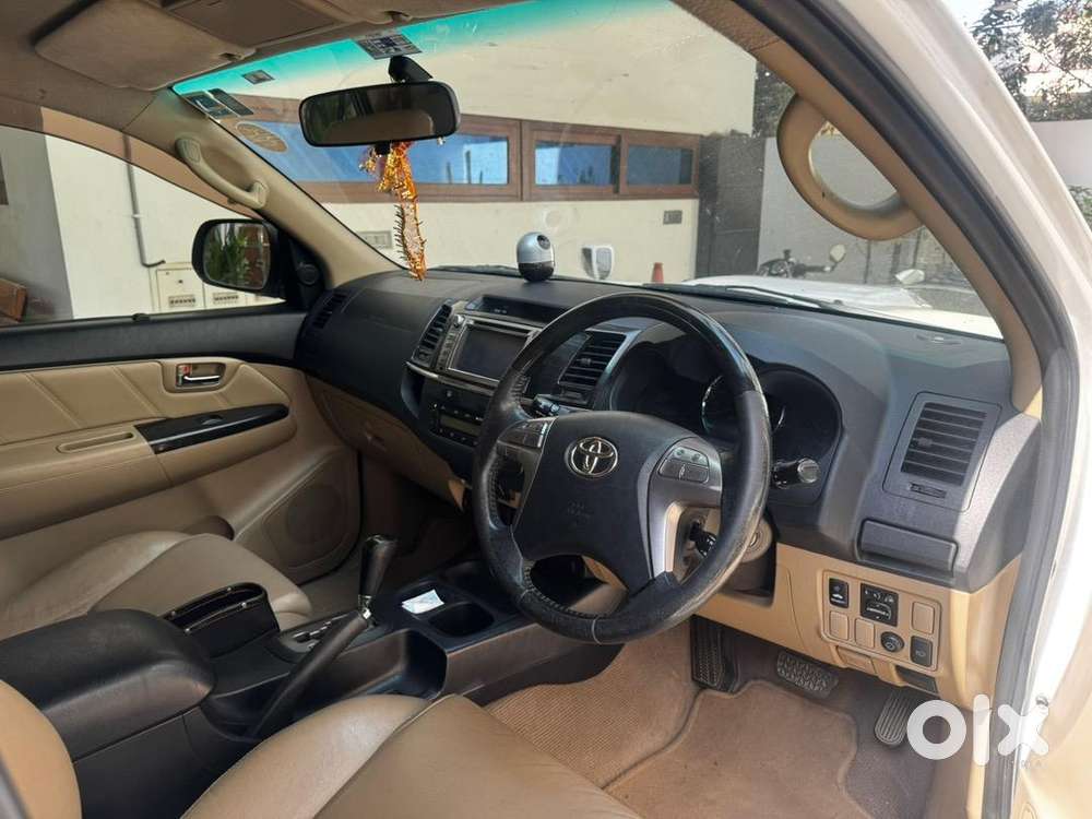 Toyota Fortuner 2015 Diesel 130000 Km Driven