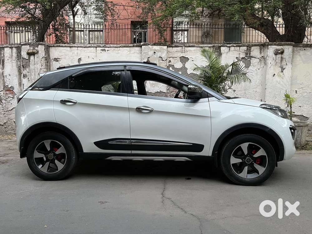 Tata Nexon 1.2 Revotron Xza Plus Dualtone, 2018, Cng & Hybrids
