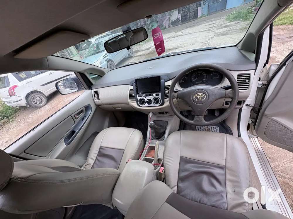 Toyota Innova 2012