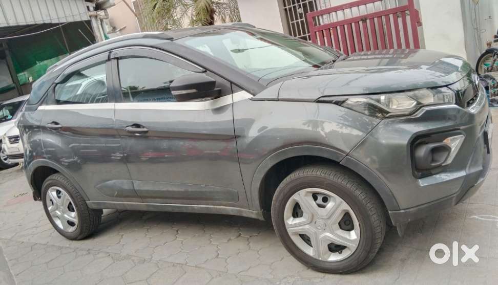 Tata Nexon, 2022, Petrol