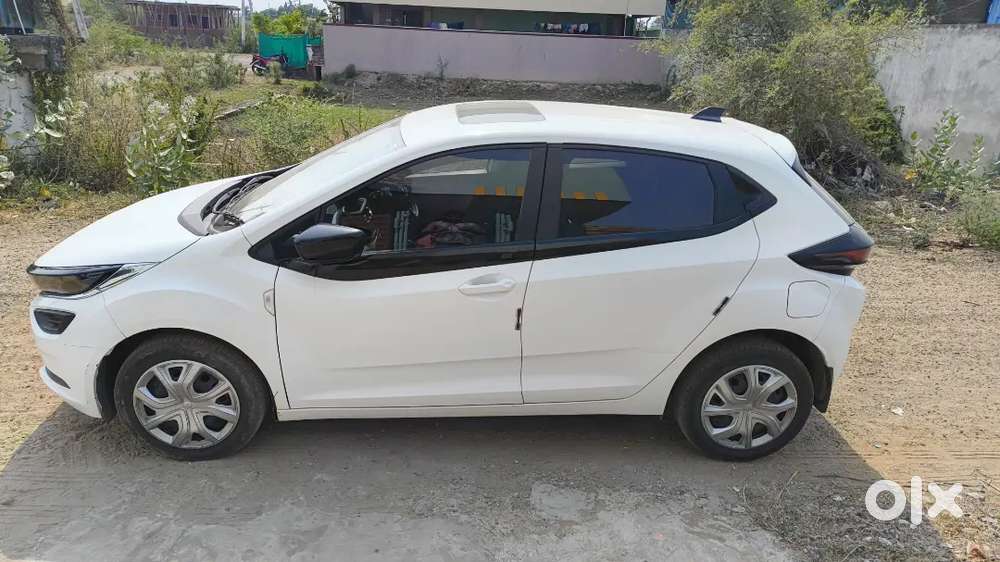 Tata Altroz Xm Petrol 2024