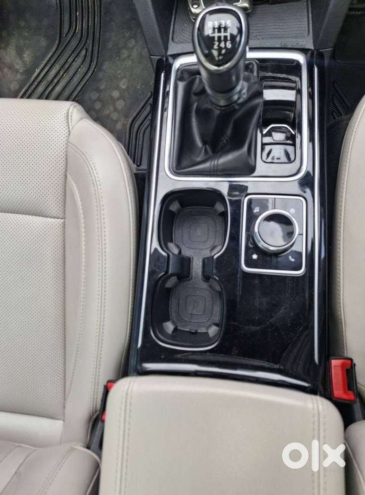 Mahindra Xuv700 2.2 Ax 7 Diesel Mt Luxury Pack Str, 2022, Diesel