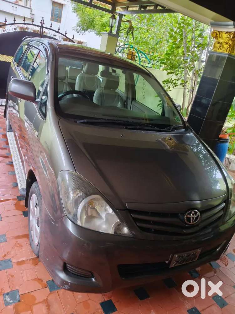 Toyota Innova 2010 Diesel Well Maintained