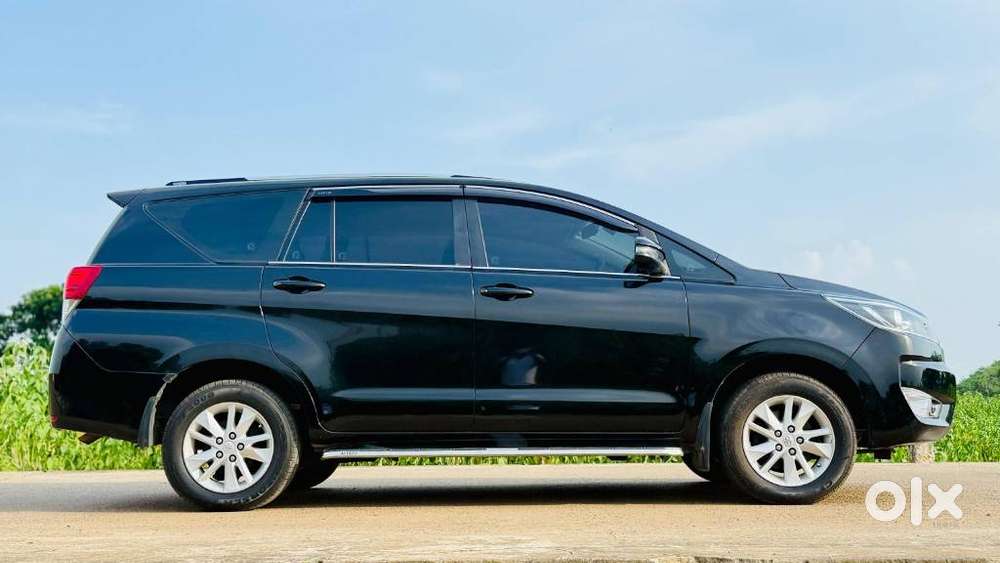 Toyota Innova Crysta 2.4 G Mt 7 Str, 2023, Diesel