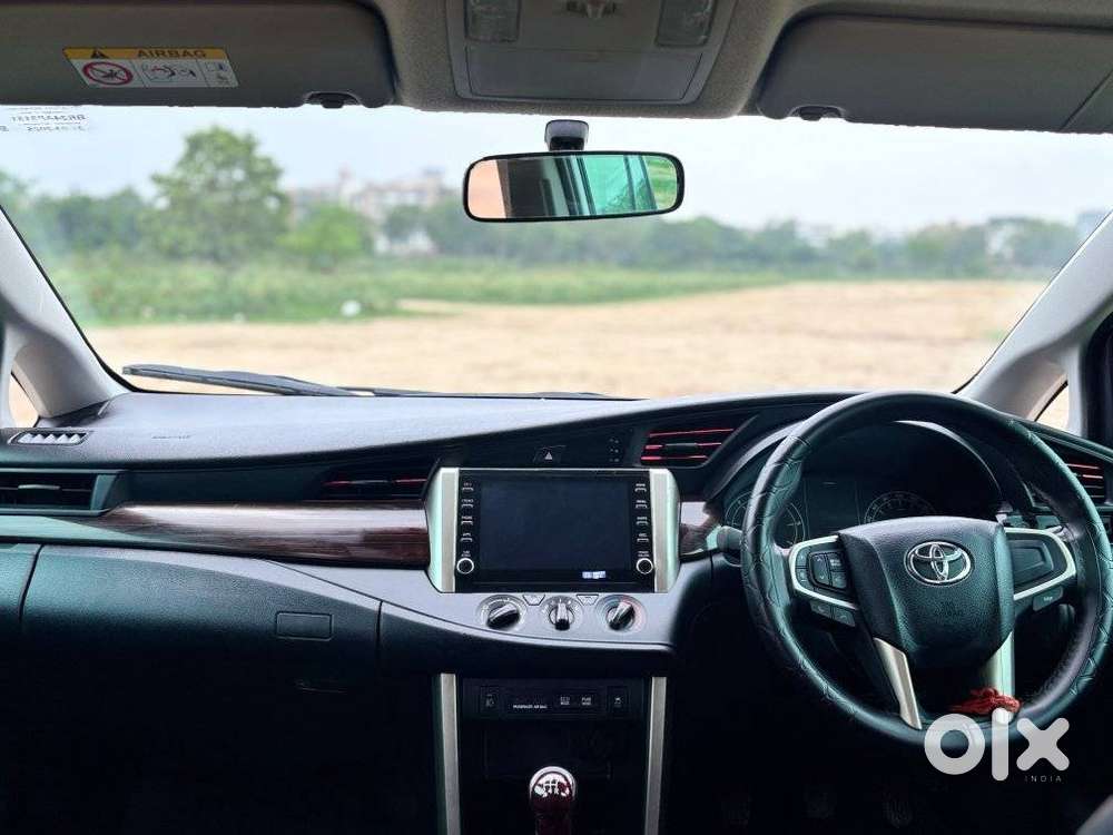 Toyota Innova Crysta 2.4 G Plus Mt 8 Str, 2025, Diesel