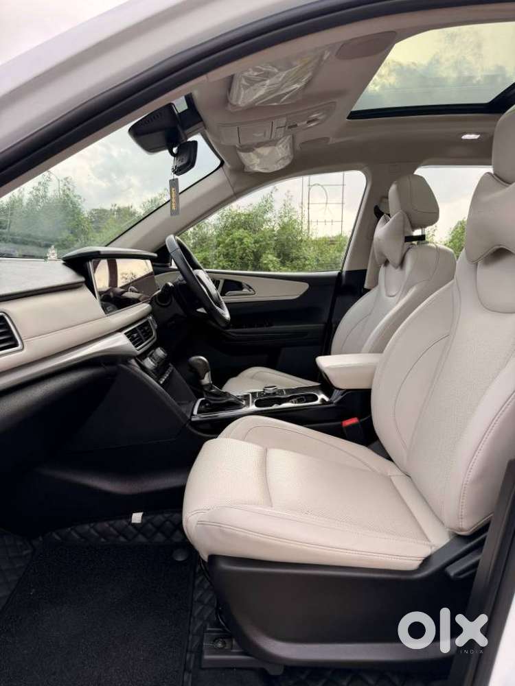 Mahindra Xuv700 2.0 Ax 7 Petrol At Luxury Pack Str, 2023, Diesel