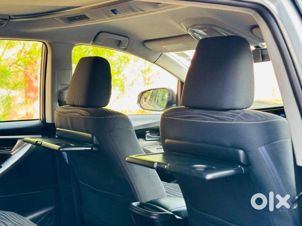 Toyota Innova Crysta 2.4 V 7 Str, 2016, Diesel