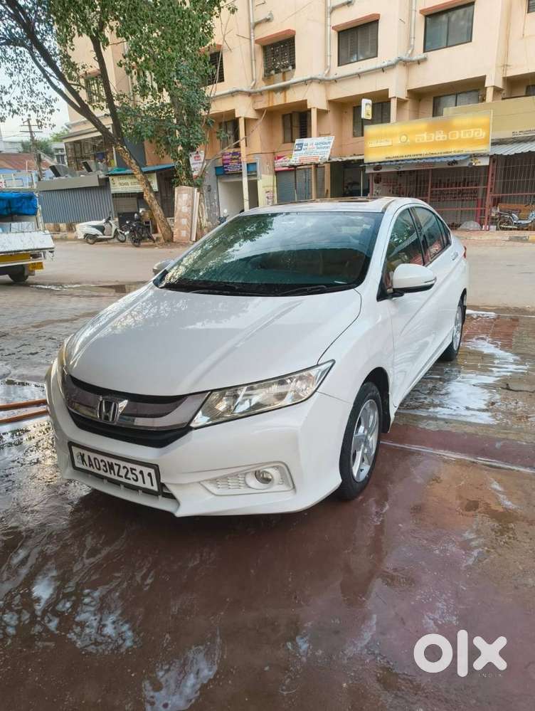 Honda City: 2016 Top End