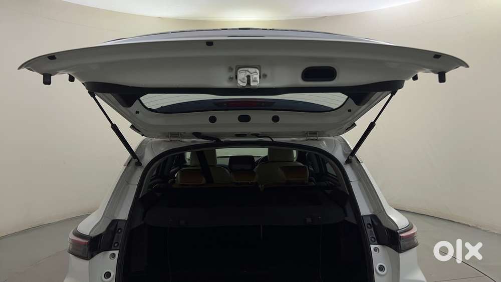 Maruti Suzuki Grand Vitara 1.5 Zeta Plus Intelligent Hybrid Ecvt, 20..