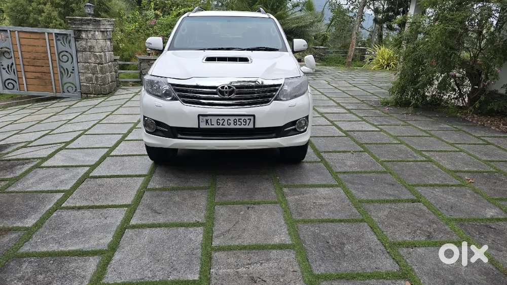 Toyota Fortuner 2014 Diesel 180000 Km Driven