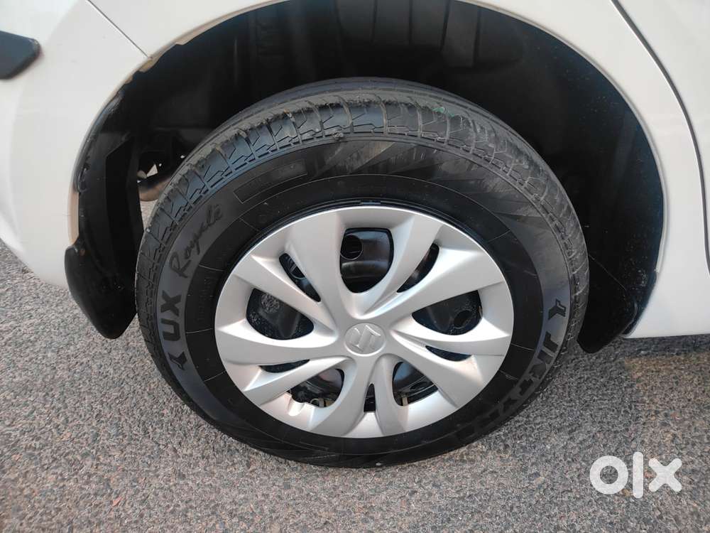 Maruti Suzuki Swift Lxi Optional-o, 2023, Petrol