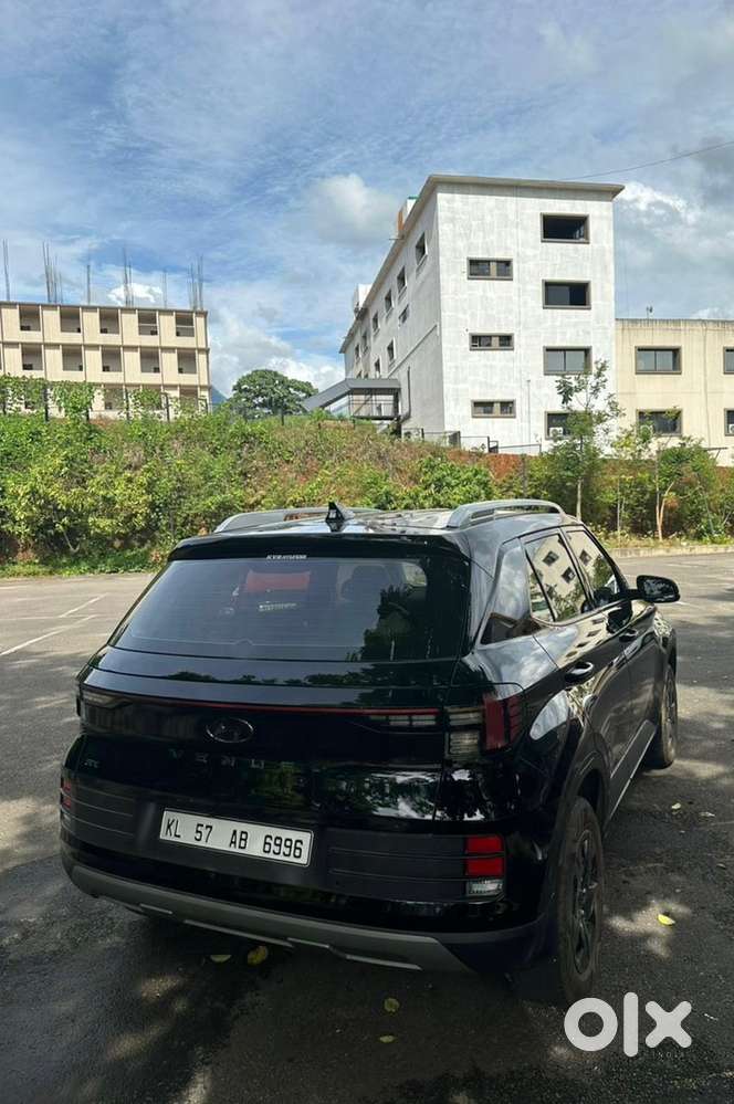 Hyundai Venue Petrol 2024