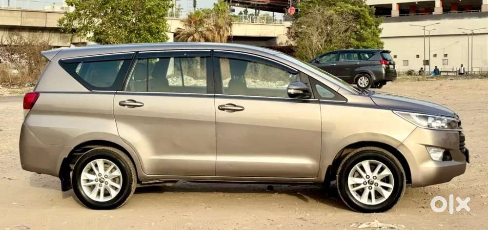 Toyota Innova Crysta [2020-ongoing] 2.4 Gx 7 Str, 2017, Diesel