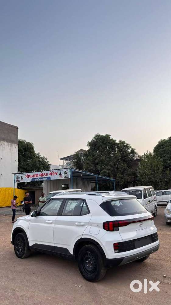 Hyundai Venue S 1.2 Petrol, 2024, Petrol