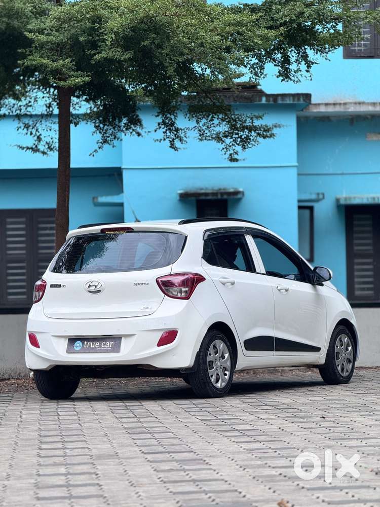Hyundai Grand I10 Sportz, 2016, Petrol
