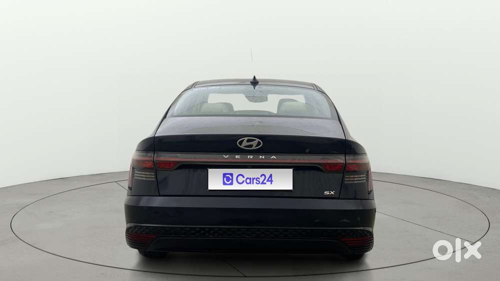 Hyundai Verna 1.5 Sx (o) Vtvt Ivt, 2023, Petrol