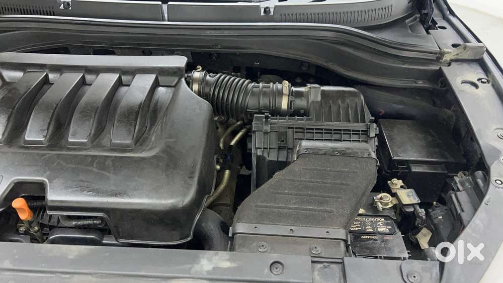 Mahindra Xuv700 2.0 Ax 5 Petrol Mt Str, 2023, Petrol