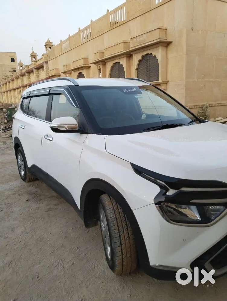 Kia Carens 2023 Petrol 91000 Km Driven