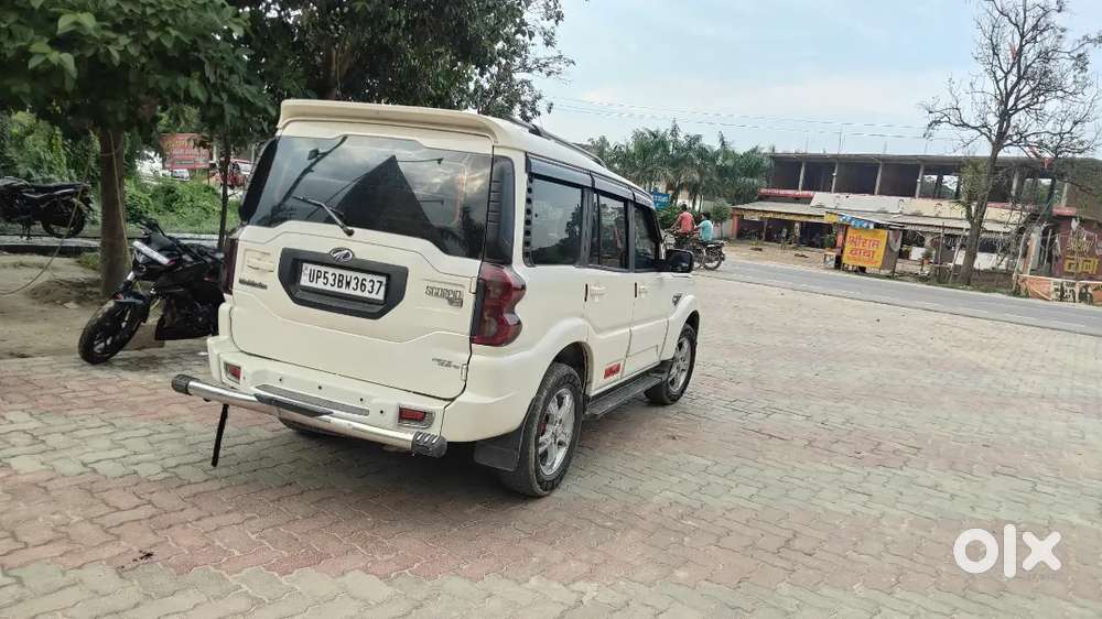 Mahindra Scorpio S 10 2.5 Diesel 2015