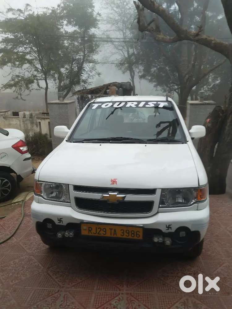 Chevrolet Tavera Neo 2016 Model