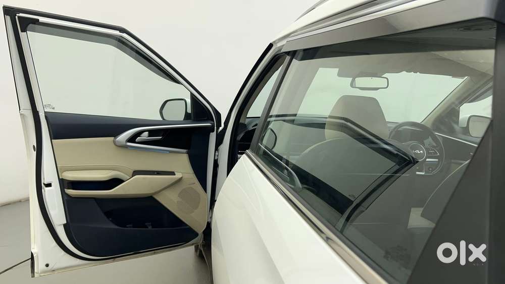 Kia Carens 1.4 Luxury Plus 6 Str, 2022, Petrol