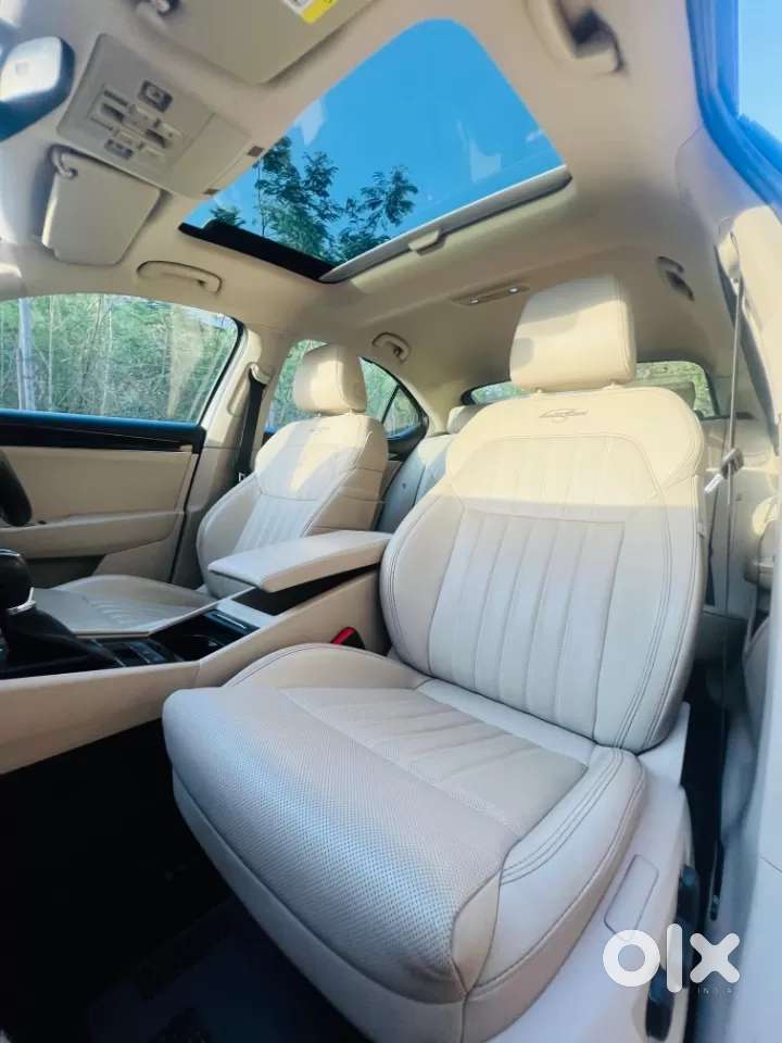 Skoda Superb 2.0 L&k Tsi At, 2022, Petrol