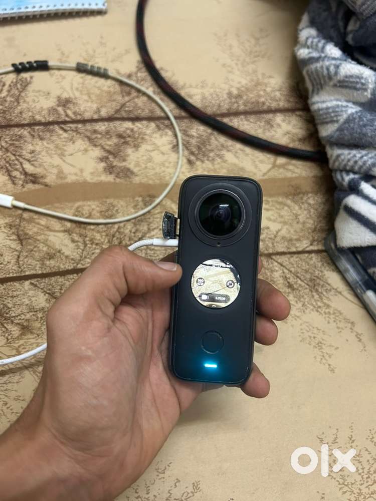 Insta360 ONE X2 Action Camera + Invisible Tripod + protective Cases