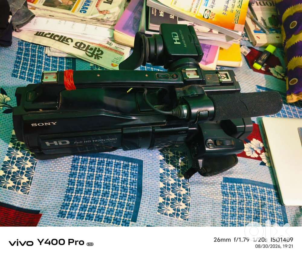 Sony HXR-MC2500 Full hd vidieo recoed camer