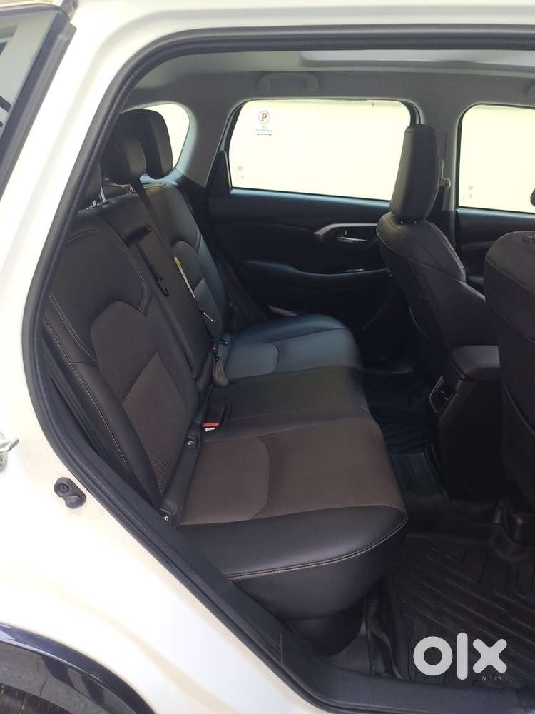 Maruti Suzuki Grand Vitara 1.5 Alpha Plus Intelligent Hybrid Ecvt, 2..
