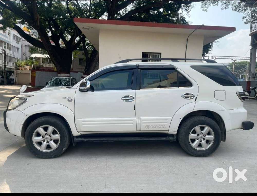 Toyota Fortuner 4x4 Mt 2.8 Diesel, 2011, Diesel