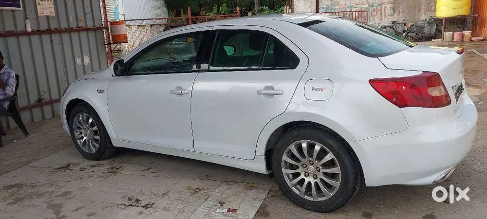 Maruti Suzuki Kizashi 2011