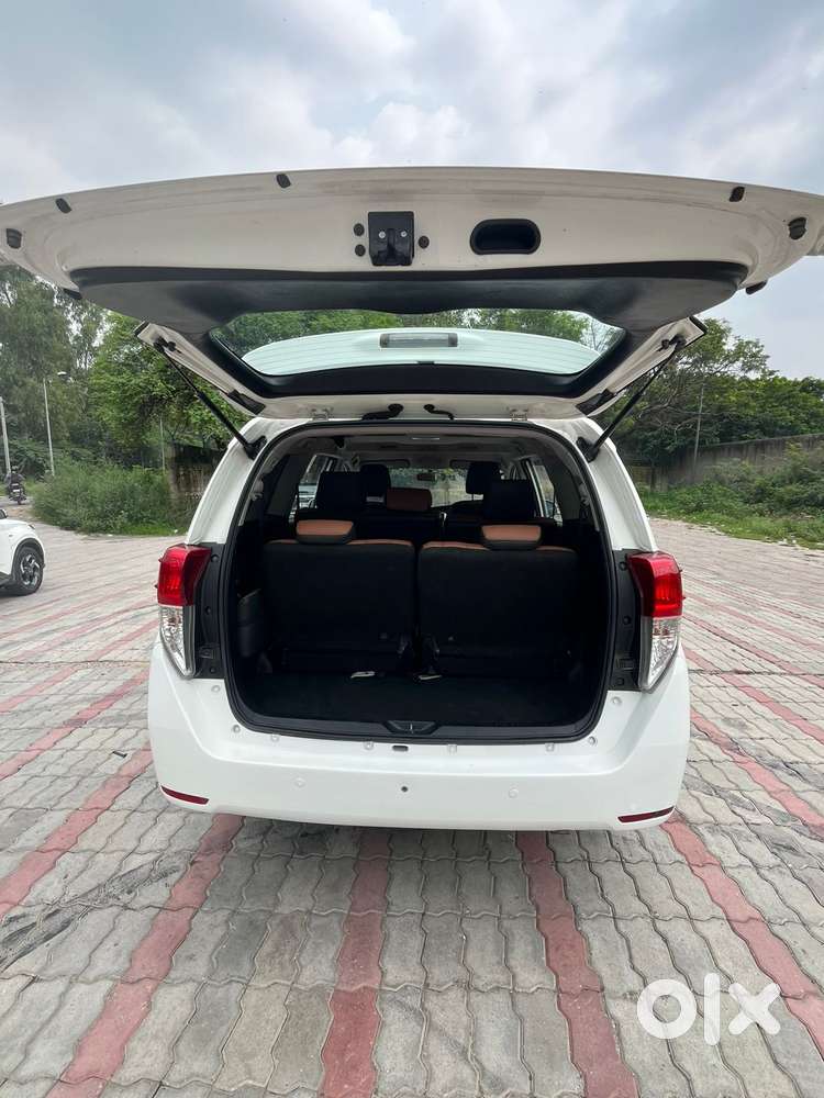 Toyota Innova Crysta 2.4 G Mt 8s, 2018, Diesel