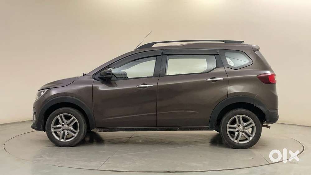 Renault Triber Rxz, 2024, Petrol