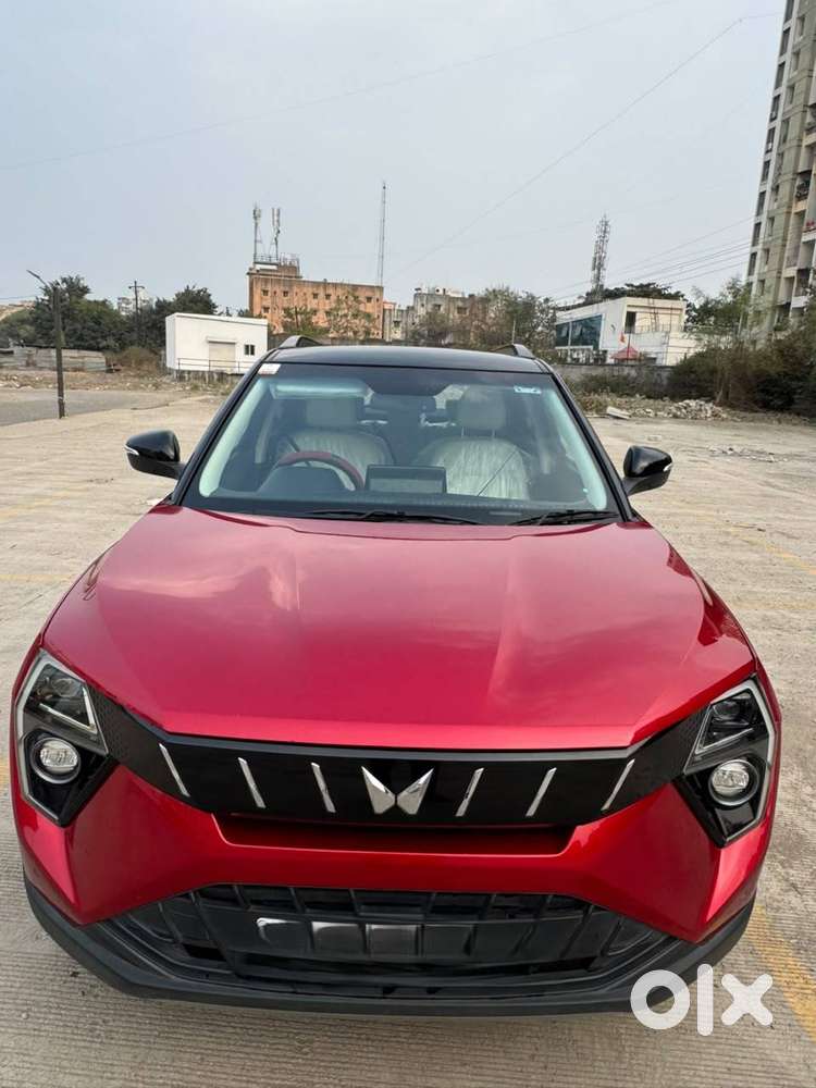 For Sale: Mahindra Xuv3xo Ax7 Diesel Mt (dual Tone)