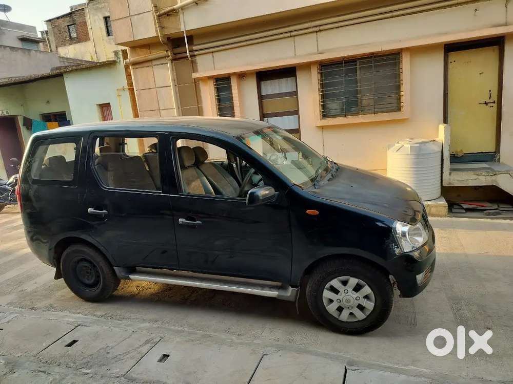 Mahindra Xylo 2011